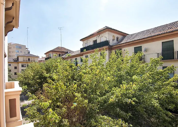 Bright & Elegant City Centre 3 Bedroom Apartment